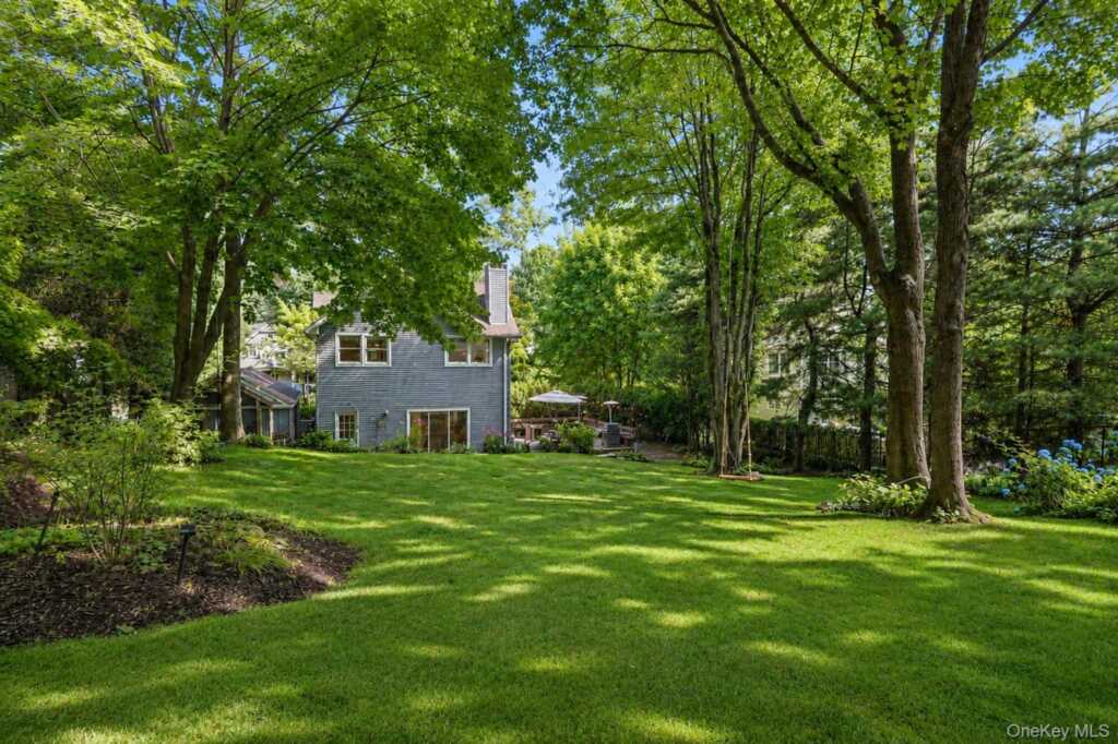 26 Davis Avenue, Rye, NY 10580 - Photo 2 of 41