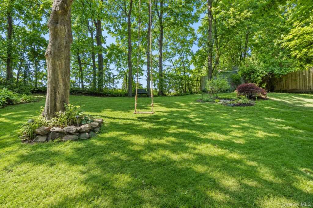 26 Davis Avenue, Rye, NY 10580 - Photo 35 of 41