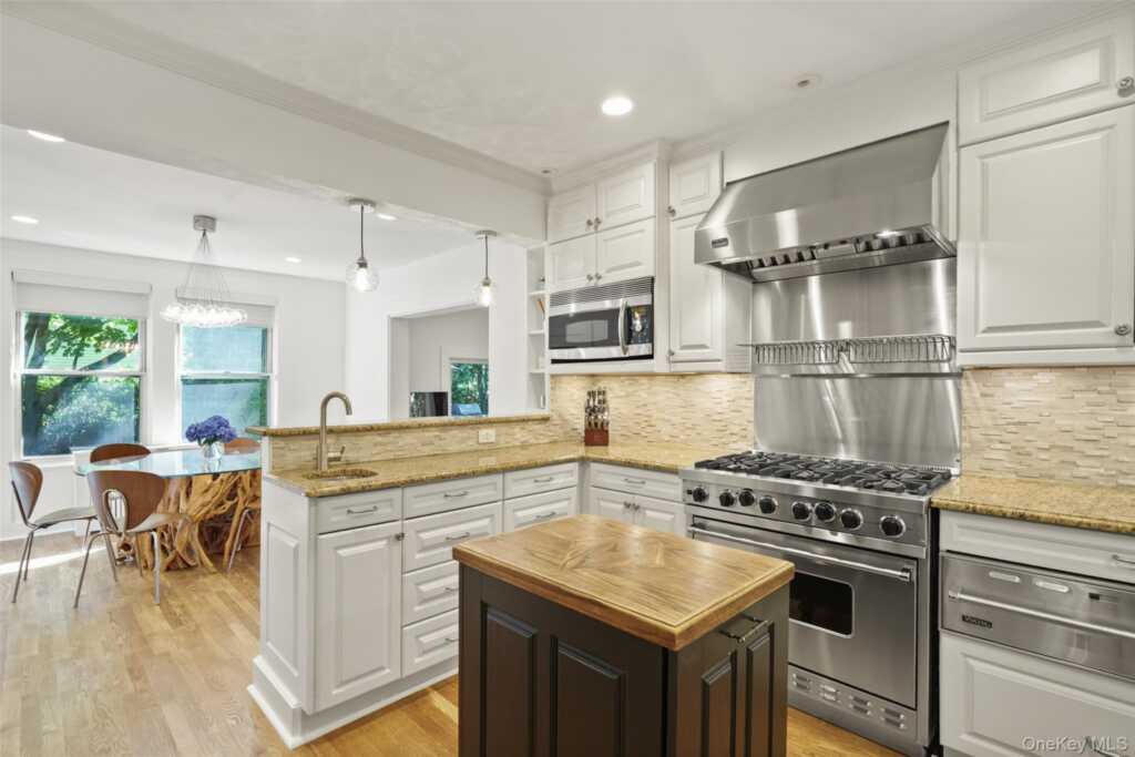 26 Davis Avenue, Rye, NY 10580 - Photo 8 of 41