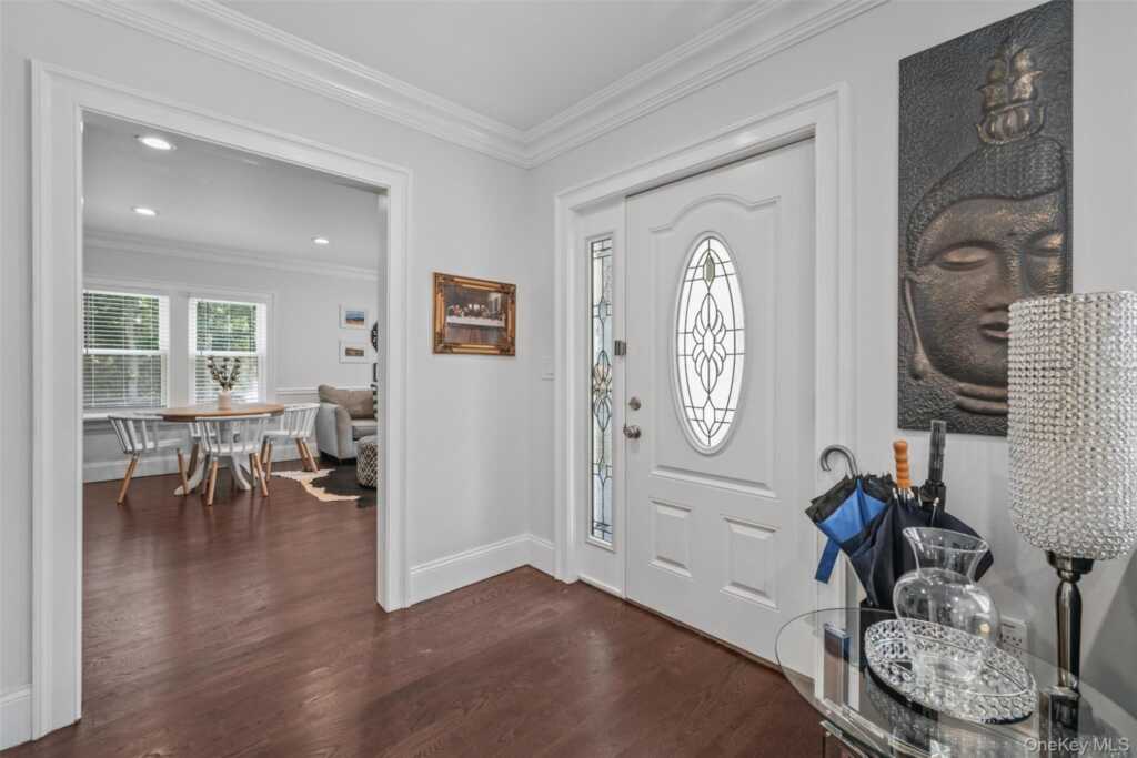 36 New Valley Road, New City, NY 10956 - Photo 5 of 46
