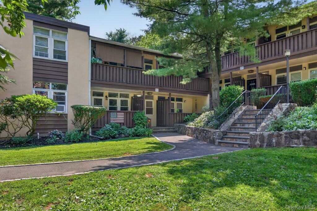 103 Wiltshire Road, Unit #D8, New Rochelle, NY 10583