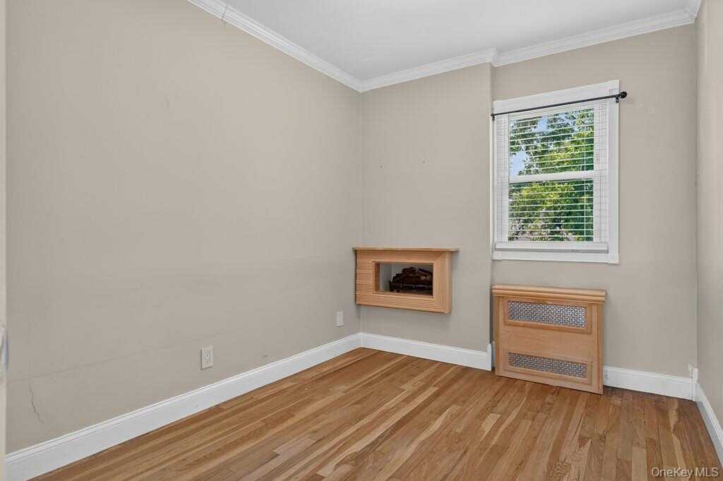 103 Wiltshire Road, Unit #D8, New Rochelle, NY 10583 - Photo 11 of 22