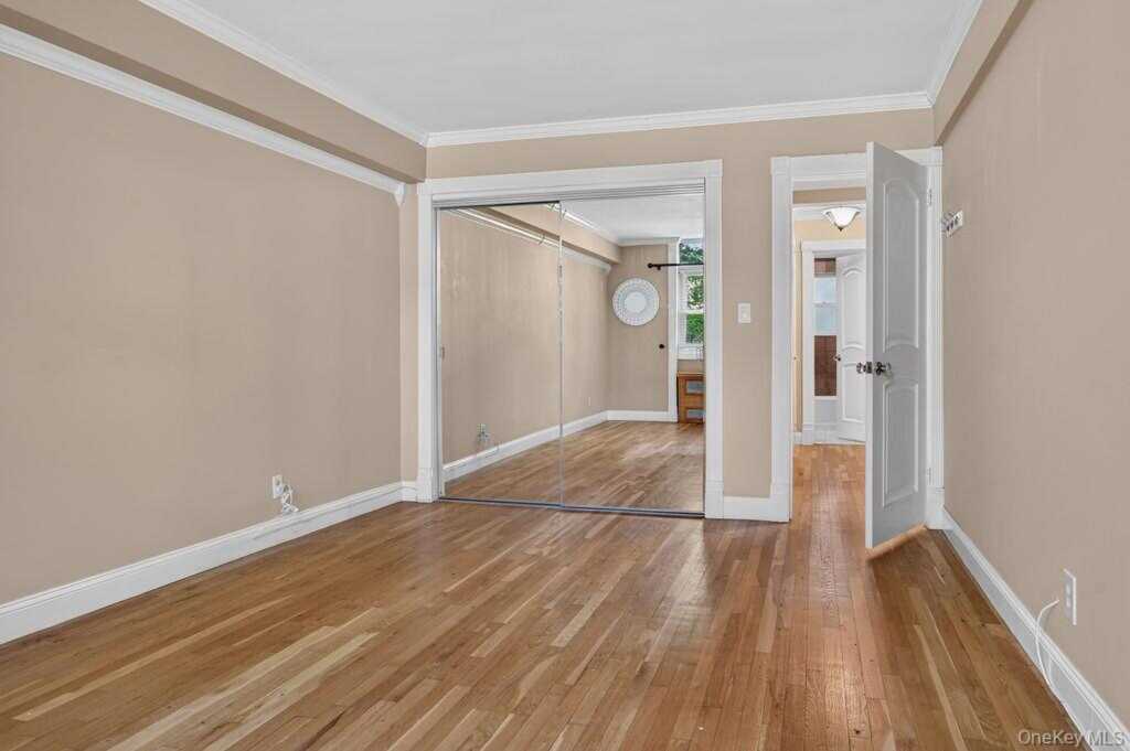 103 Wiltshire Road, Unit #D8, New Rochelle, NY 10583 - Photo 13 of 22