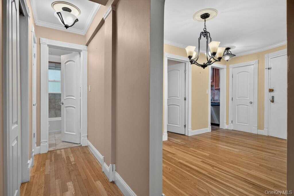 103 Wiltshire Road, Unit #D8, New Rochelle, NY 10583 - Photo 15 of 22