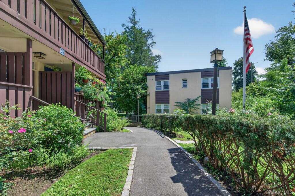 103 Wiltshire Road, Unit #D8, New Rochelle, NY 10583 - Photo 18 of 22