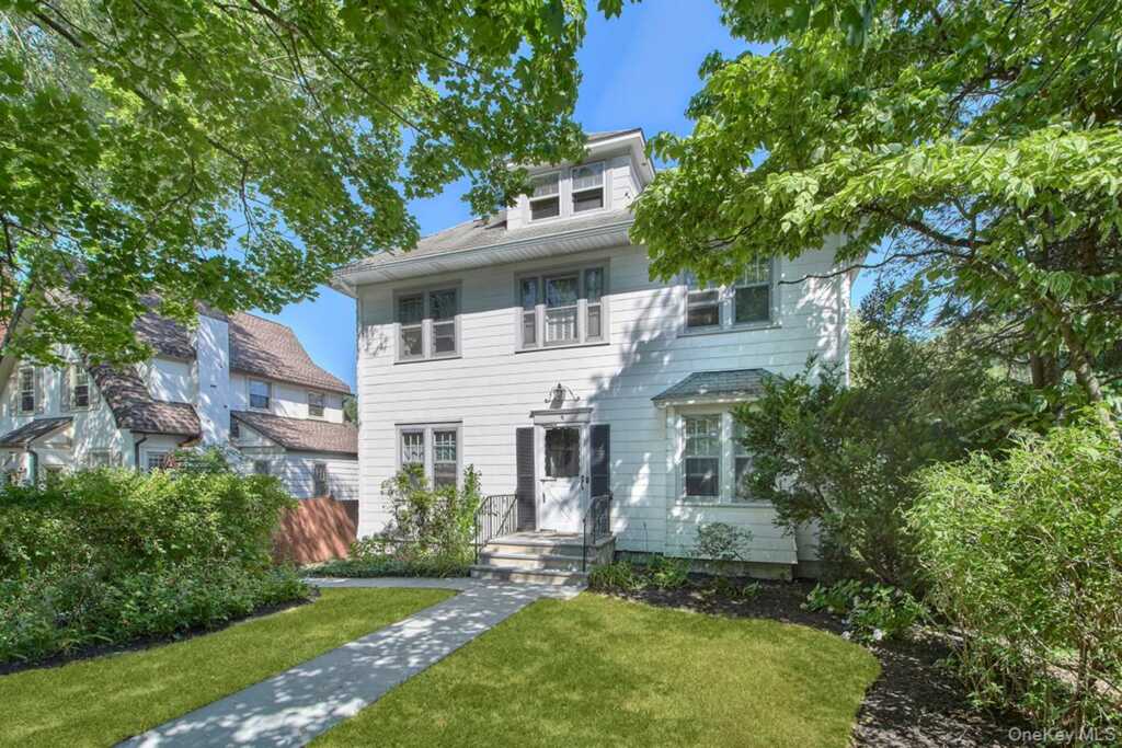 9 Linda Avenue, White Plains, NY 10605 - Photo 2 of 27