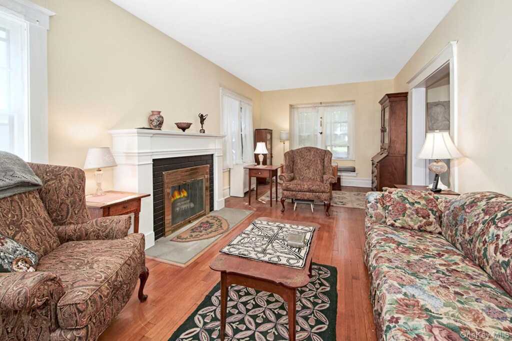 9 Linda Avenue, White Plains, NY 10605 - Photo 5 of 27