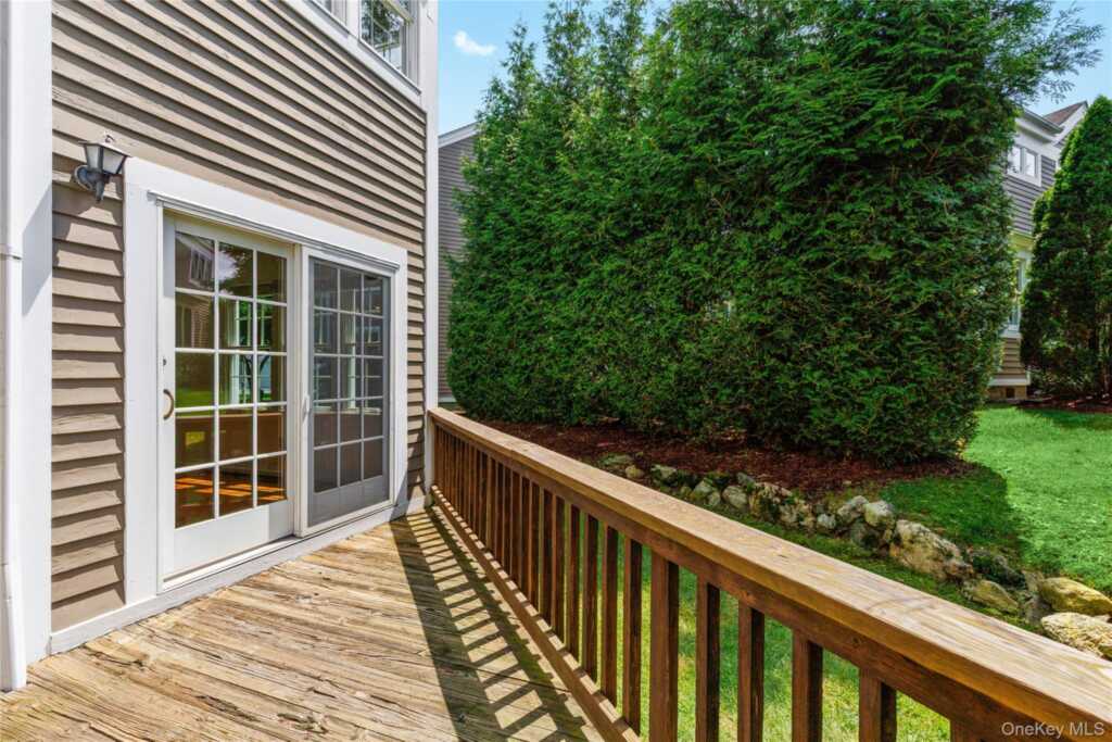 44 Alex Drive, White Plains, NY 10605 - Photo 24 of 34