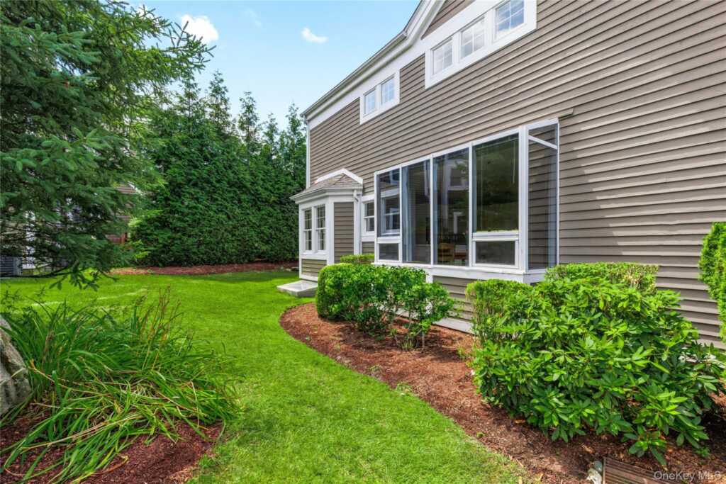 44 Alex Drive, White Plains, NY 10605 - Photo 26 of 34