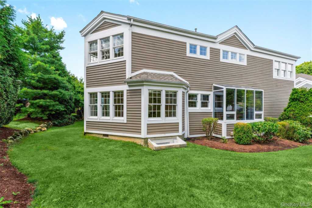 44 Alex Drive, White Plains, NY 10605 - Photo 27 of 34