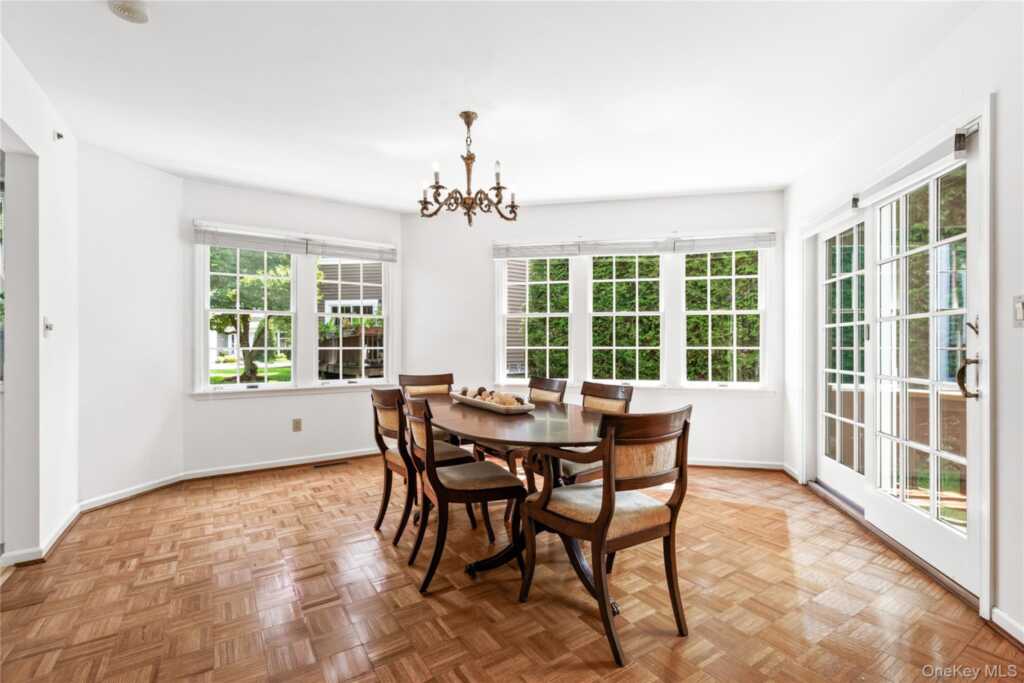 44 Alex Drive, White Plains, NY 10605 - Photo 6 of 34