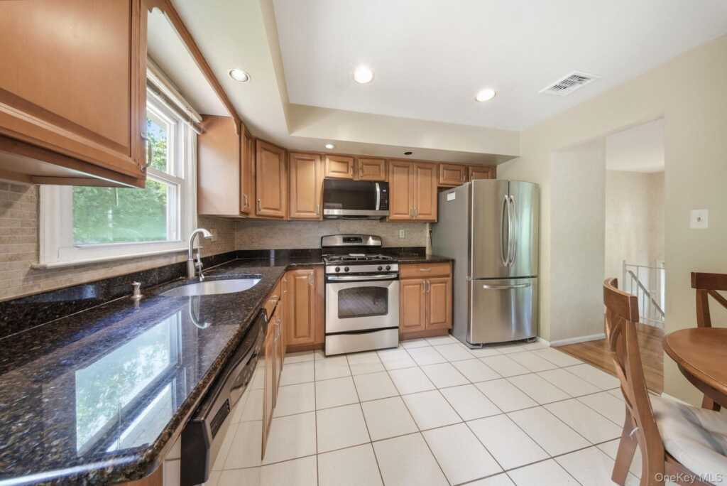 177 New Hempstead Road, New City, NY 10956 - Photo 16 of 43