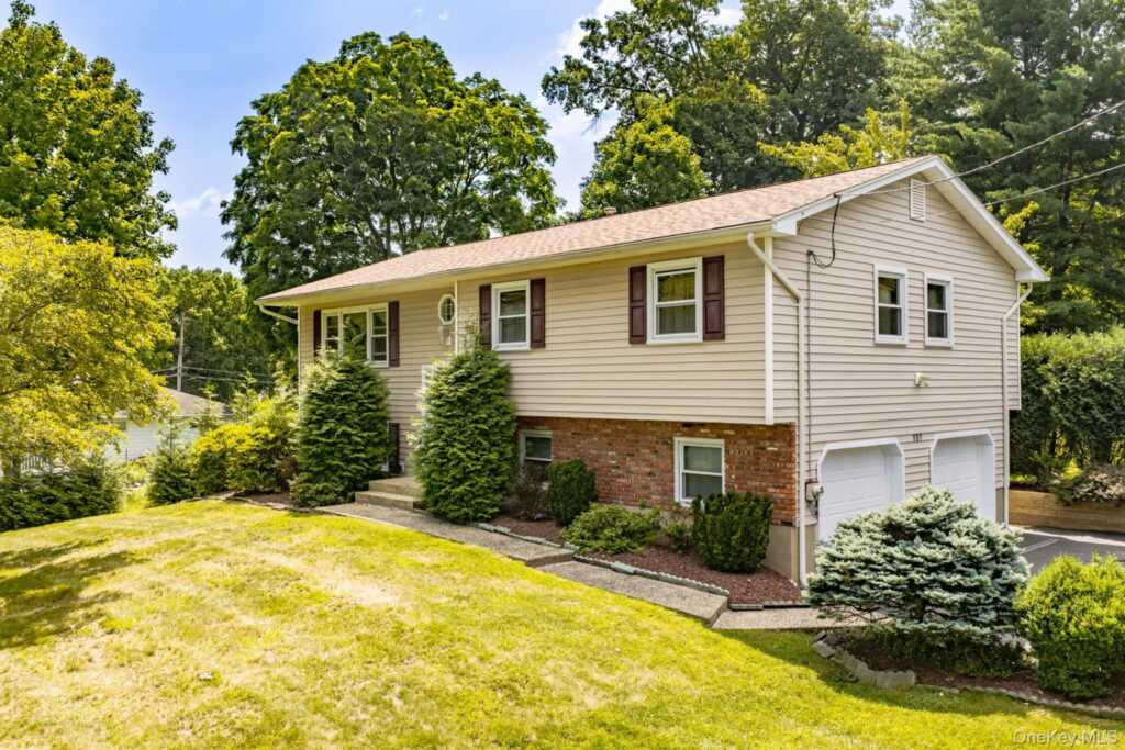 177 New Hempstead Road, New City, NY 10956 - Photo 2 of 43