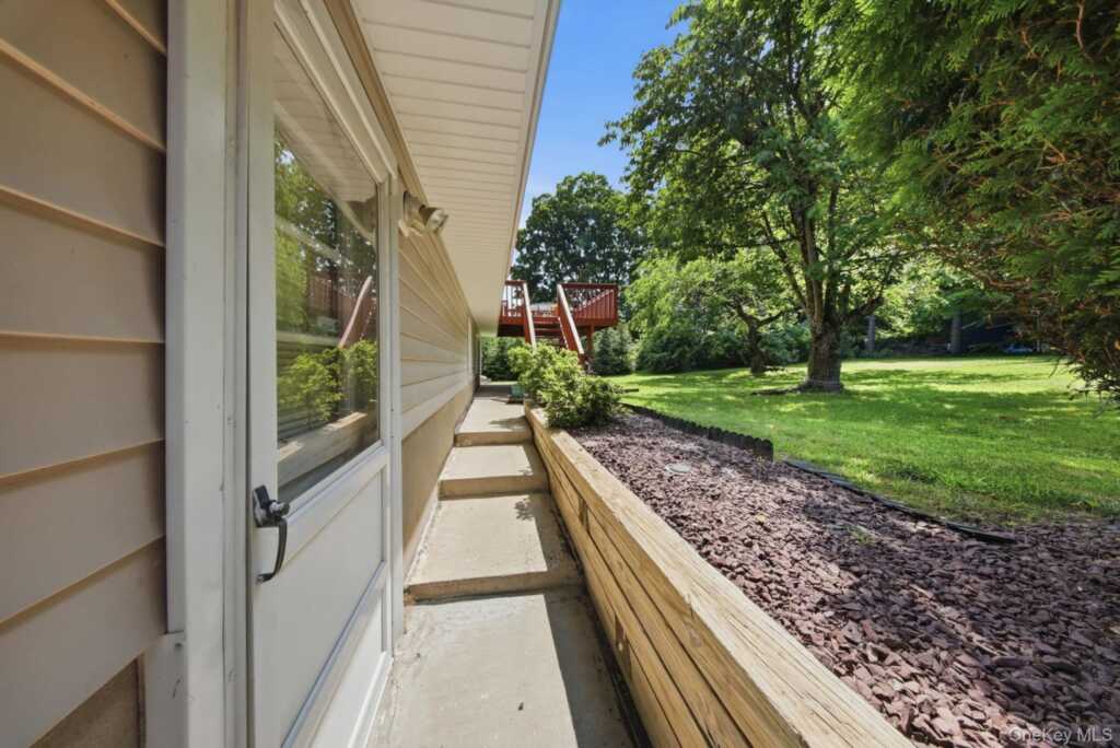 177 New Hempstead Road, New City, NY 10956 - Photo 35 of 43