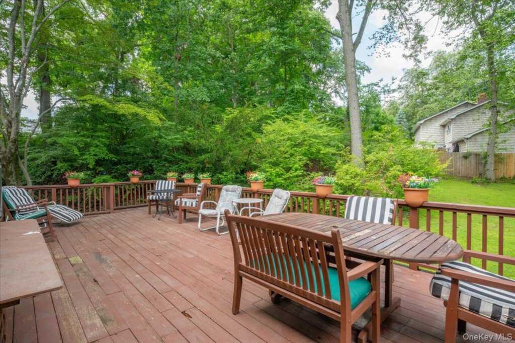 27 Meadowlark Road, Rye, NY 10573 - Photo 6 of 31