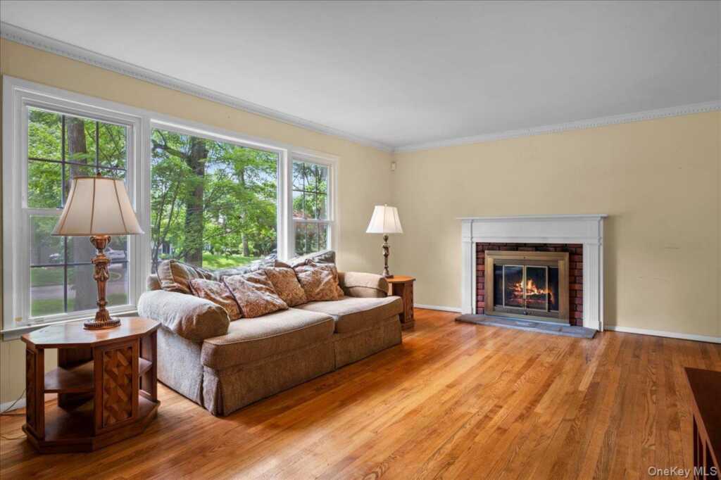 27 Meadowlark Road, Rye, NY 10573 - Photo 7 of 31