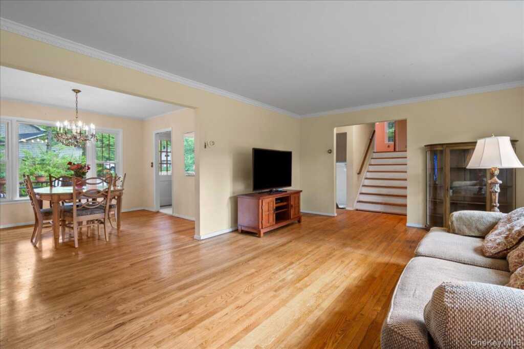 27 Meadowlark Road, Rye, NY 10573 - Photo 8 of 31