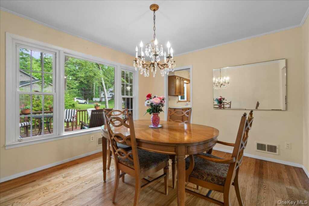 27 Meadowlark Road, Rye, NY 10573 - Photo 9 of 31