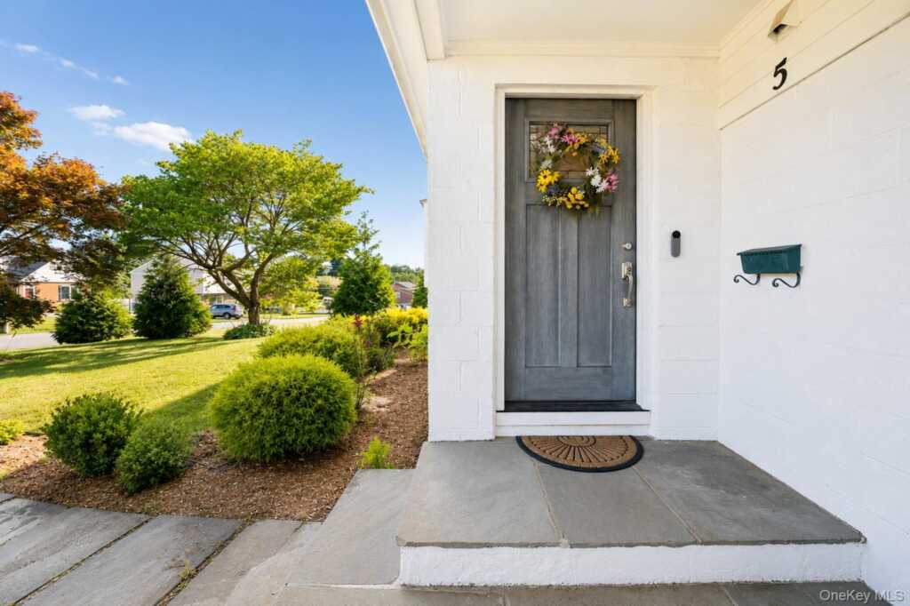 5 Quintard Drive, Rye, NY 10573 - Photo 4 of 31