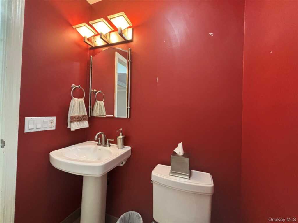 210 Glen Avenue, Rye, NY 10573 - Photo 13 of 48