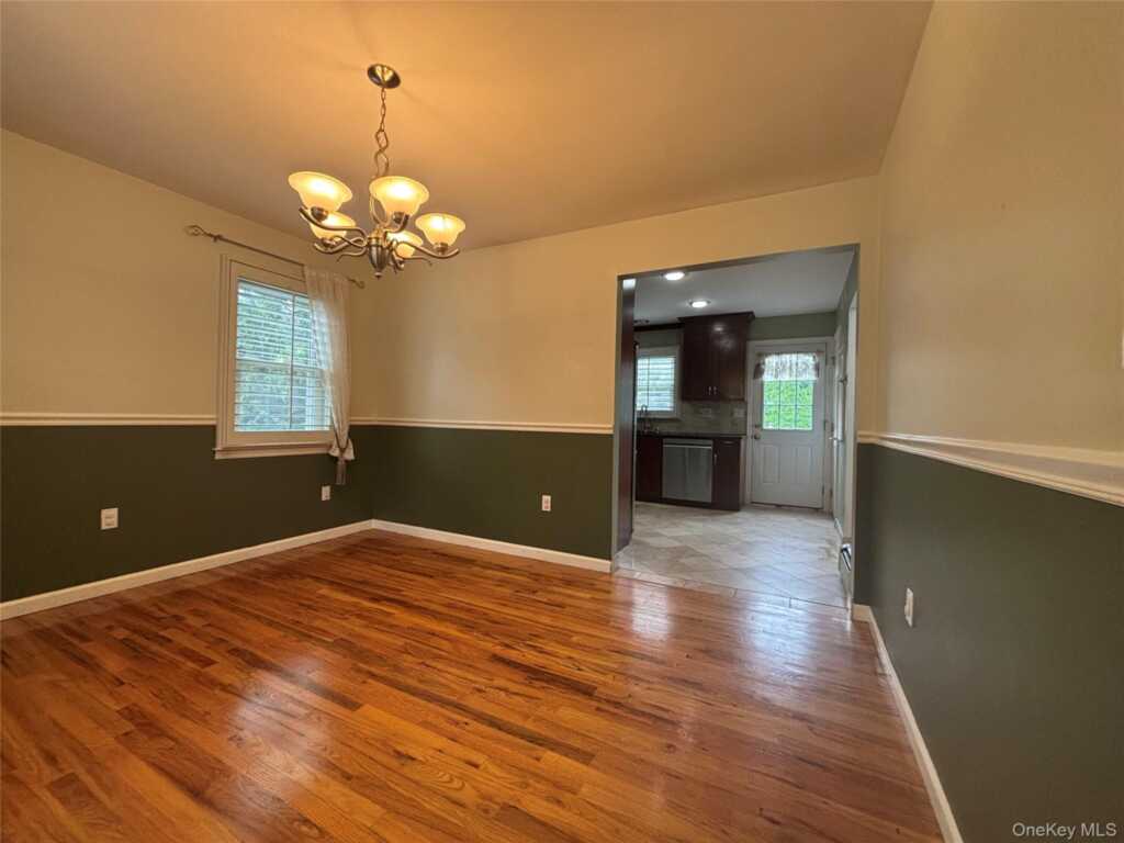 210 Glen Avenue, Rye, NY 10573 - Photo 14 of 48
