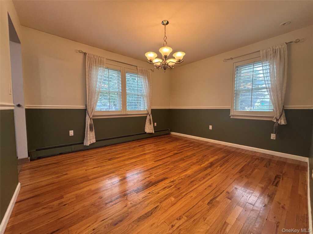 210 Glen Avenue, Rye, NY 10573 - Photo 17 of 48