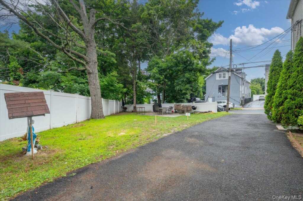 95 Grant Street, Rye, NY 10573 - Photo 3 of 30