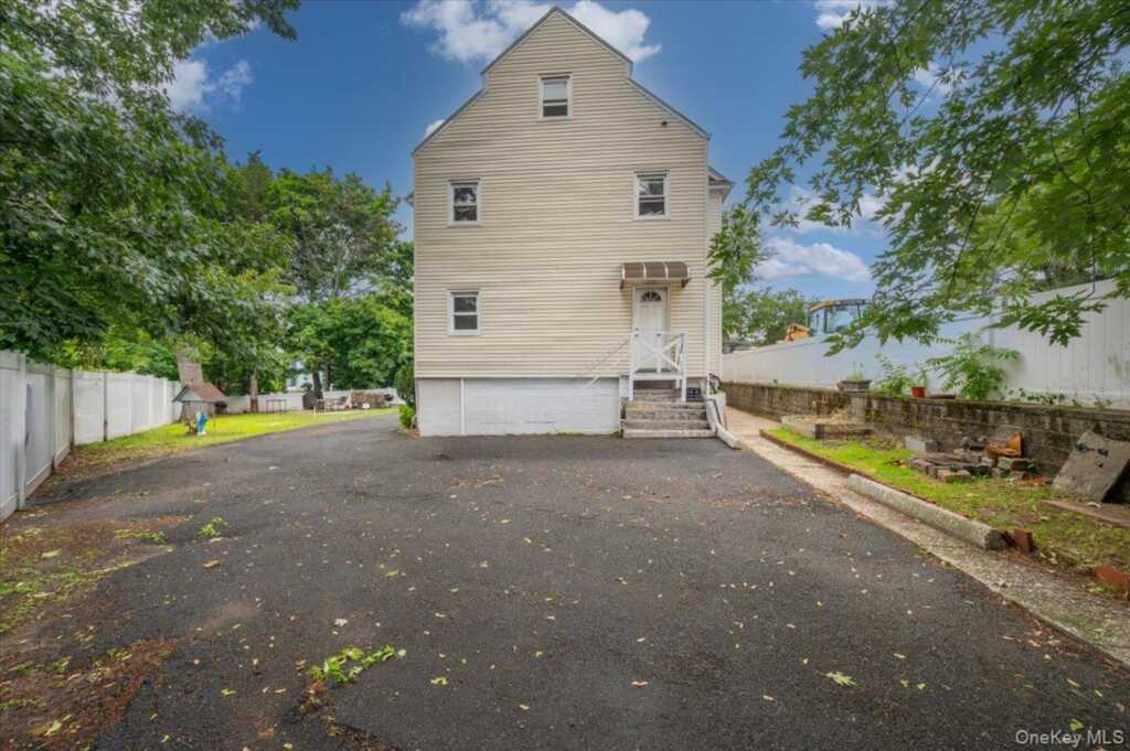 95 Grant Street, Rye, NY 10573 - Photo 4 of 30