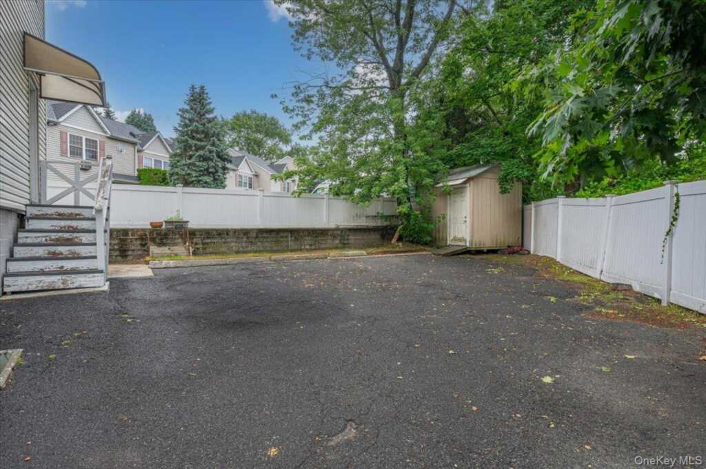 95 Grant Street, Rye, NY 10573 - Photo 5 of 30