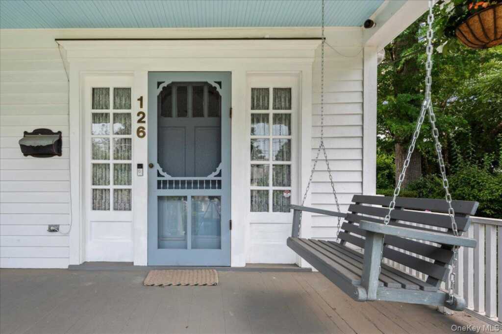 126 Greenridge Avenue, White Plains, NY 10605 - Photo 10 of 38