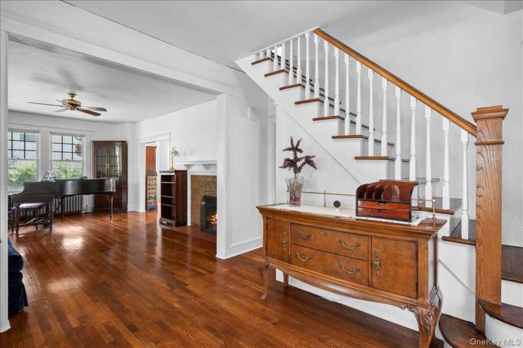 126 Greenridge Avenue, White Plains, NY 10605 - Photo 14 of 38
