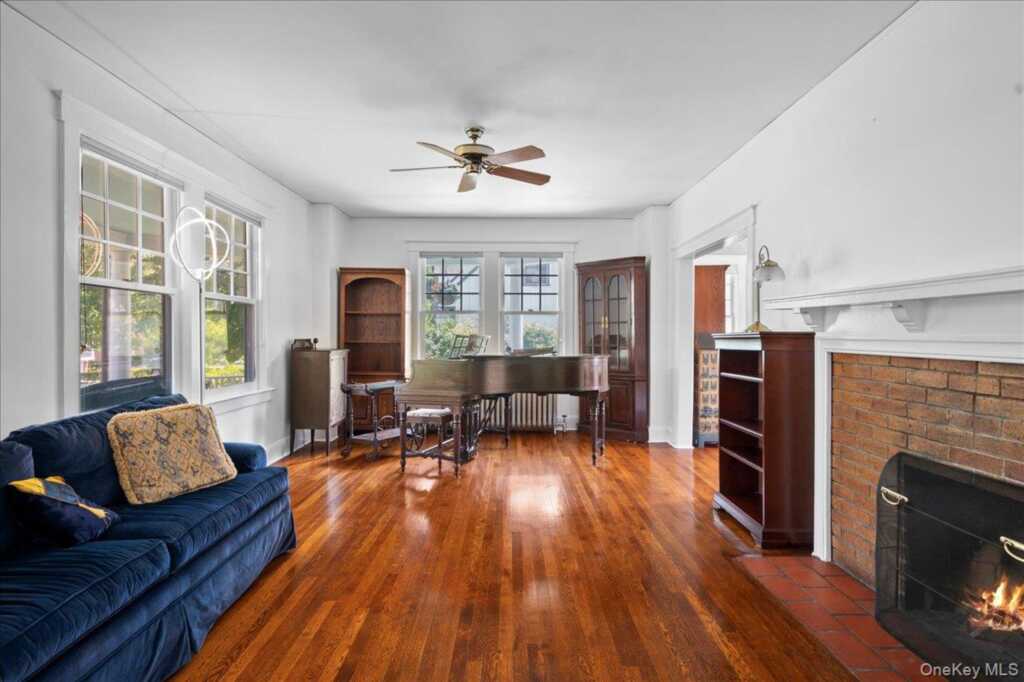 126 Greenridge Avenue, White Plains, NY 10605 - Photo 17 of 38