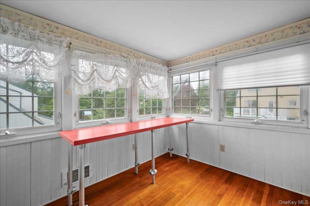 126 Greenridge Avenue, White Plains, NY 10605 - Photo 30 of 38