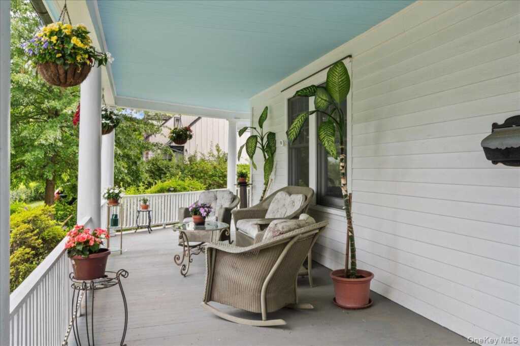 126 Greenridge Avenue, White Plains, NY 10605 - Photo 9 of 38