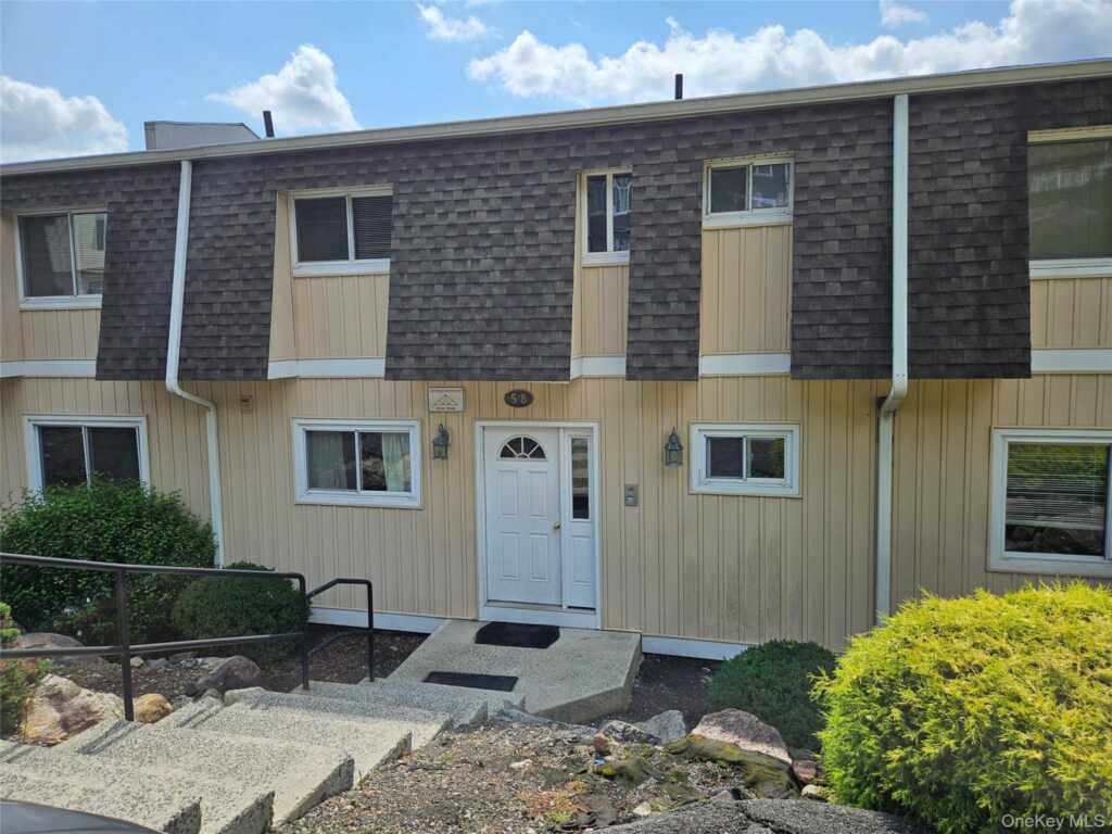 16 Pavilion Ridge Way, Unit #6, Suffern, NY 10901