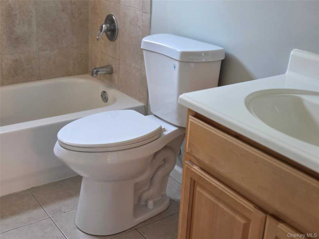 16 Pavilion Ridge Way, Unit #6, Suffern, NY 10901 - Photo 5 of 6