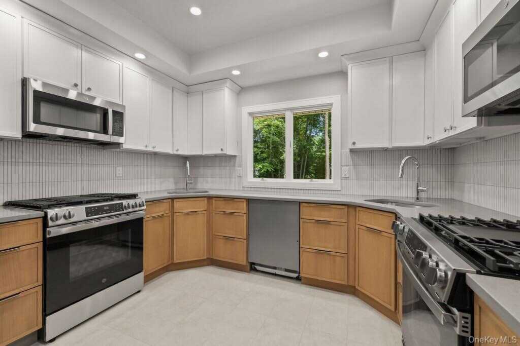 142 N Little Tor Road, New City, NY 10956 - Photo 11 of 42
