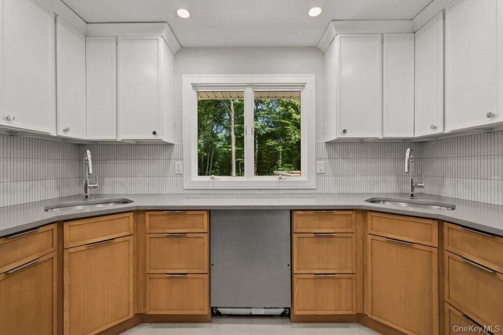 142 N Little Tor Road, New City, NY 10956 - Photo 13 of 42