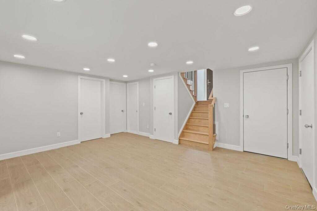 142 N Little Tor Road, New City, NY 10956 - Photo 28 of 42