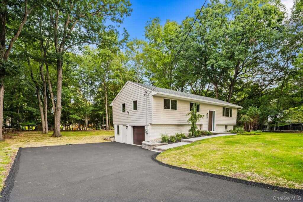 142 N Little Tor Road, New City, NY 10956 - Photo 3 of 42