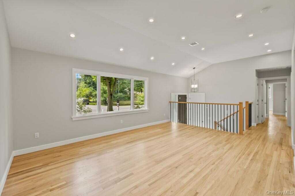 142 N Little Tor Road, New City, NY 10956 - Photo 5 of 42
