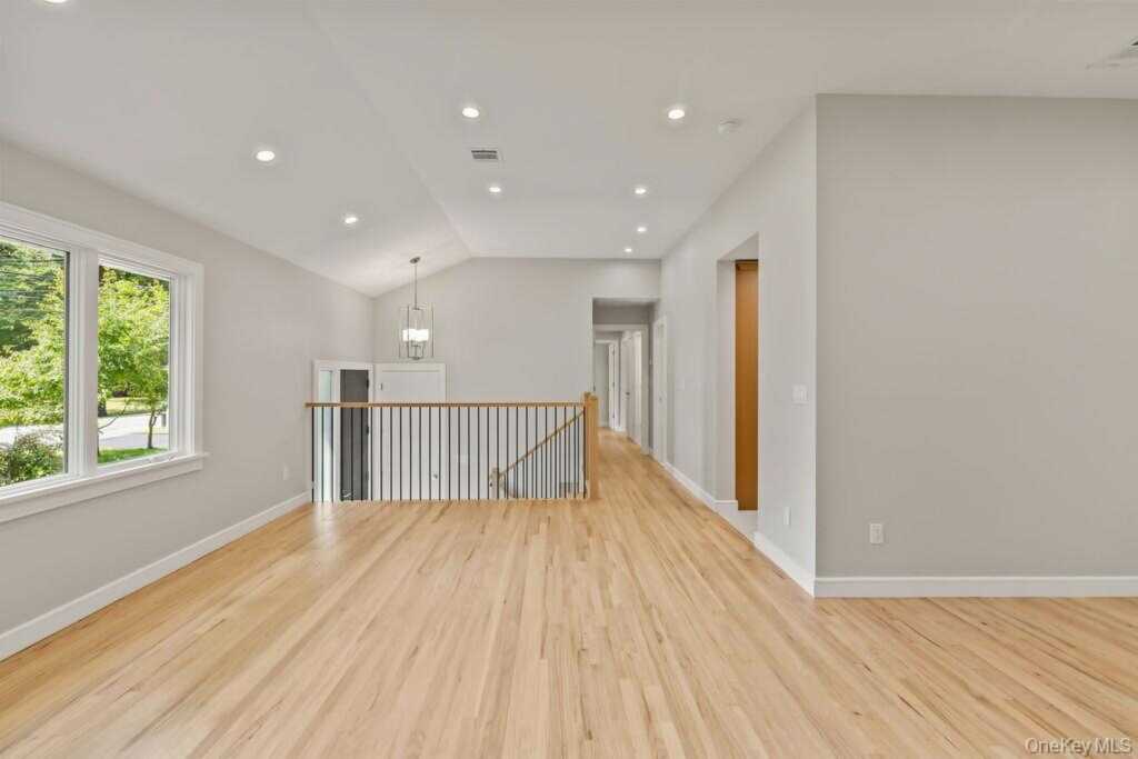 142 N Little Tor Road, New City, NY 10956 - Photo 6 of 42