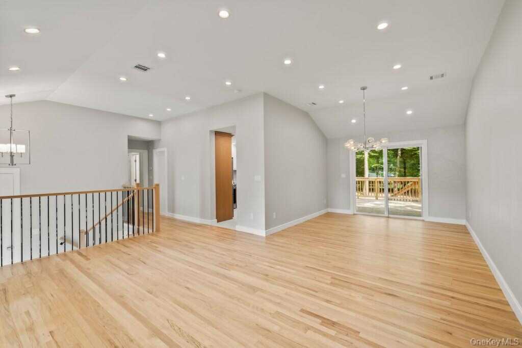 142 N Little Tor Road, New City, NY 10956 - Photo 8 of 42