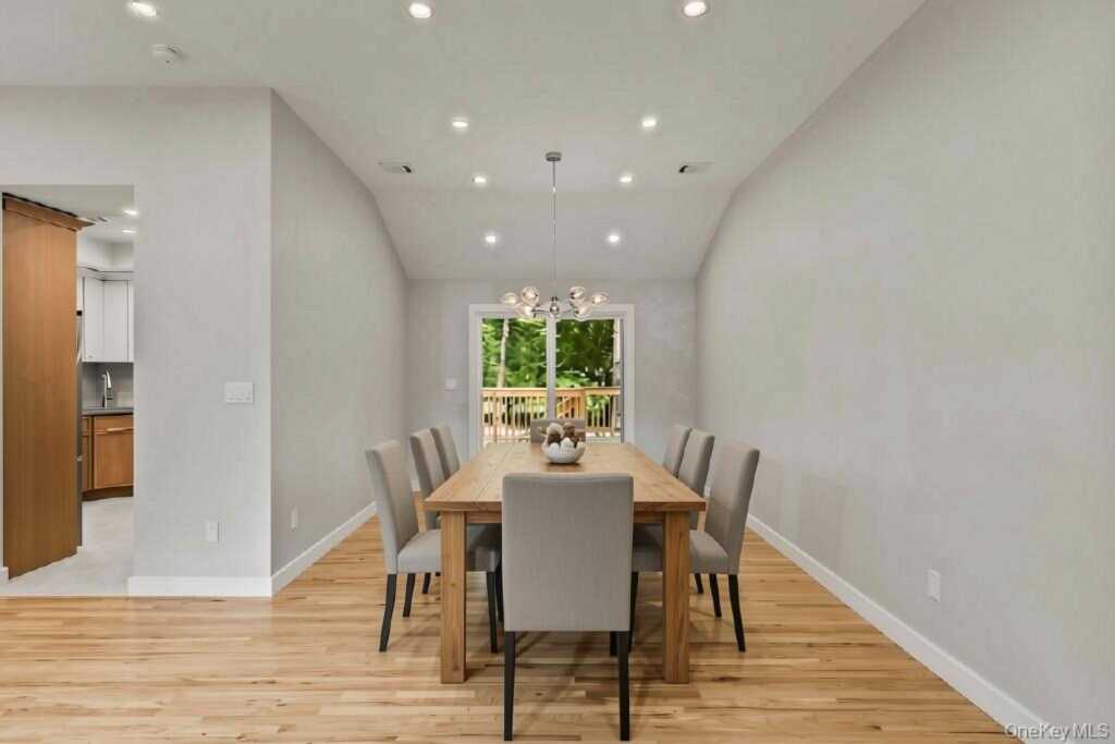 142 N Little Tor Road, New City, NY 10956 - Photo 9 of 42