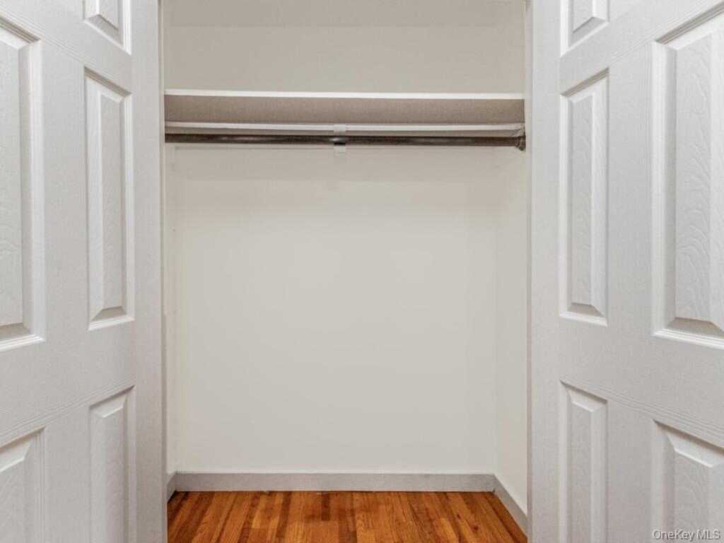 25 Trinity Place, Unit #3J, New Rochelle, NY 10805 - Photo 8 of 12