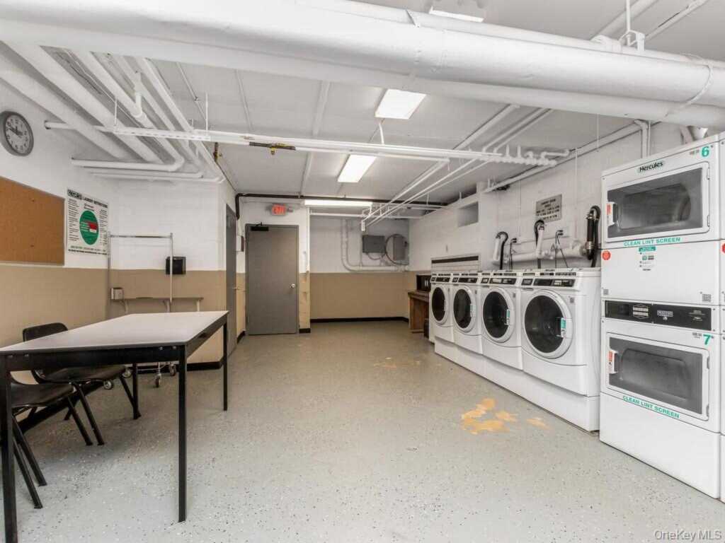 25 Trinity Place, Unit #3J, New Rochelle, NY 10805 - Photo 9 of 12