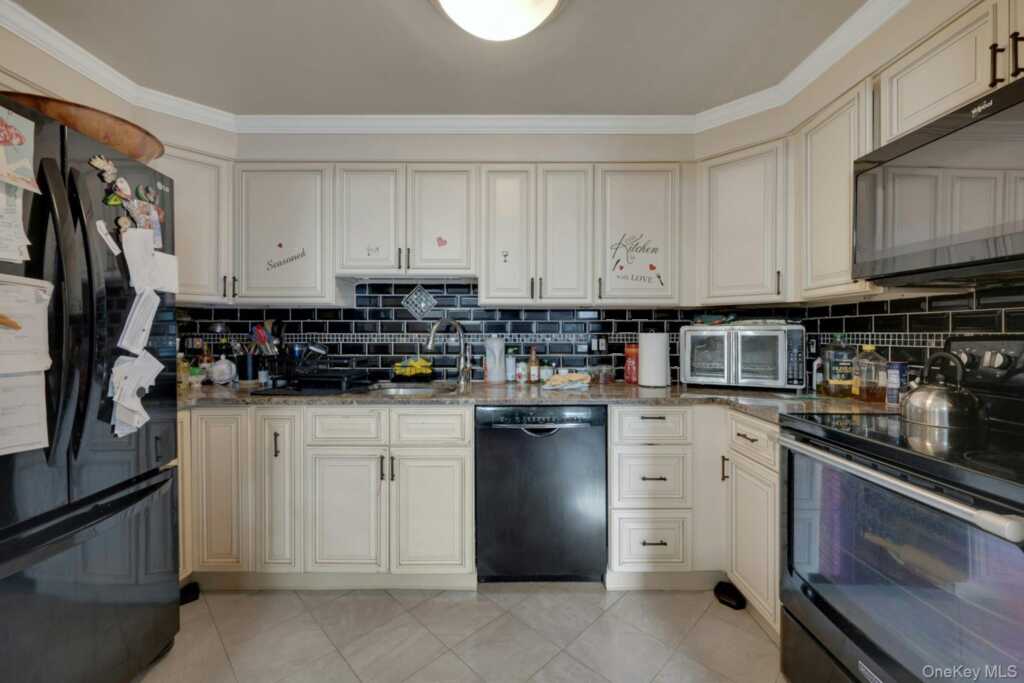 162 Woodland Avenue, New Rochelle, NY 10805 - Photo 20 of 32