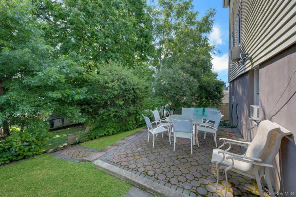 162 Woodland Avenue, New Rochelle, NY 10805 - Photo 25 of 32