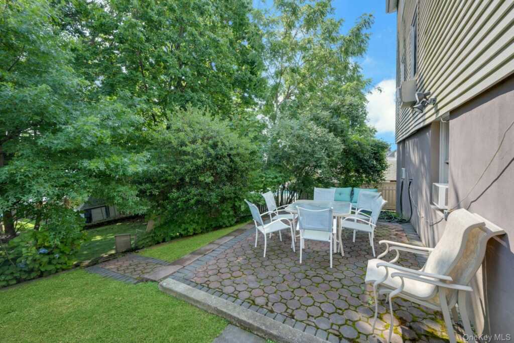 162 Woodland Avenue, New Rochelle, NY 10805 - Photo 26 of 32