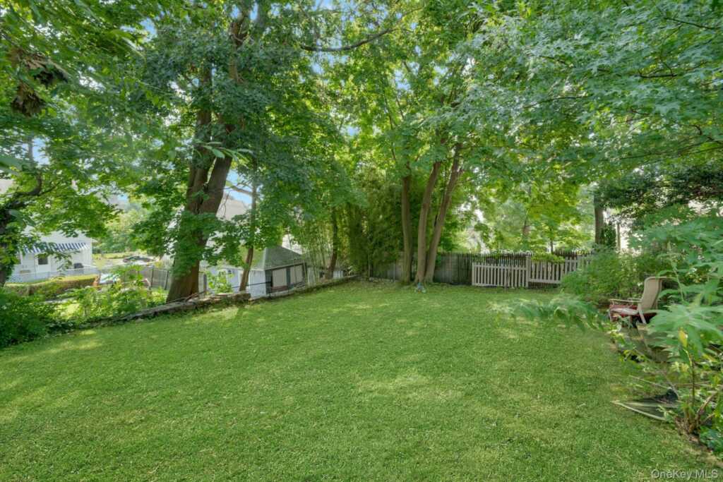 162 Woodland Avenue, New Rochelle, NY 10805 - Photo 28 of 32